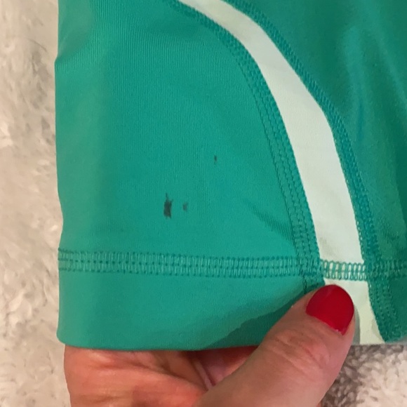 Lululemon Inspire Crop Size 8 - Picture 5 of 6